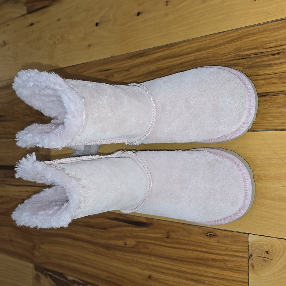 Ugg boots size 2 girl